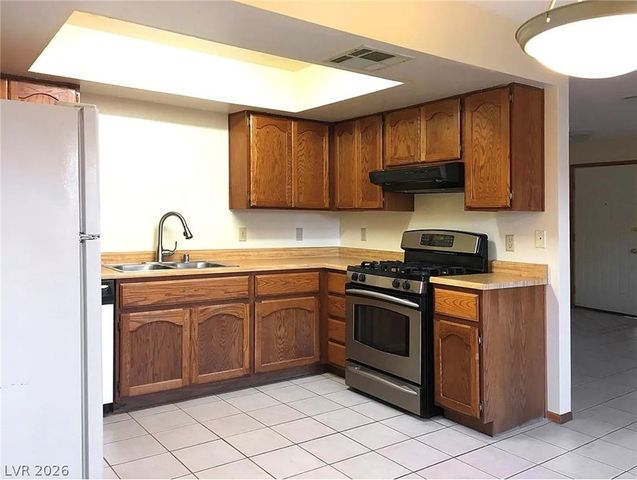 6669 West Tropicana Avenue 102, Las Vegas, NV 89103