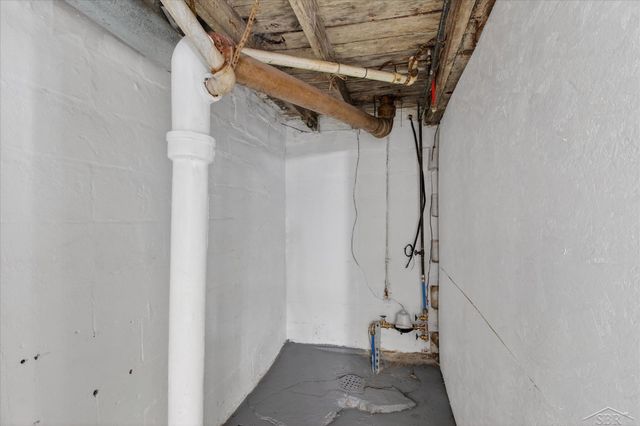 1403 Bliss Street, Saginaw, MI 48602