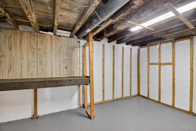 1403 Bliss Street, Saginaw, MI 48602