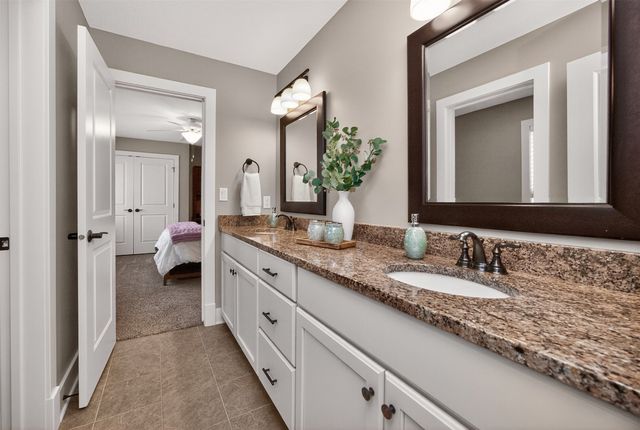 4812 160th Street, Urbandale, IA 50323