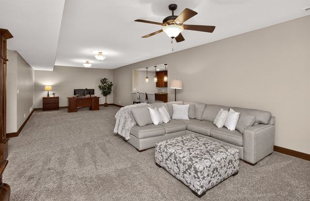 4812 160th Street, Urbandale, IA 50323