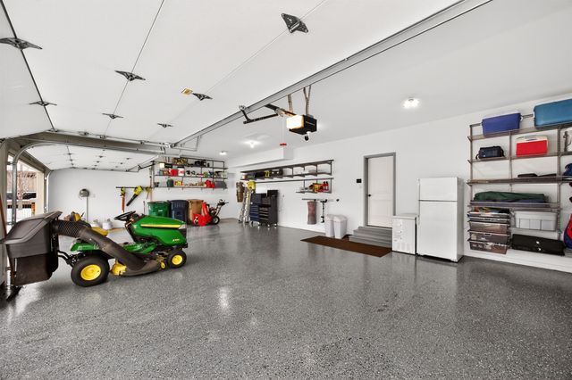 4812 160th Street, Urbandale, IA 50323