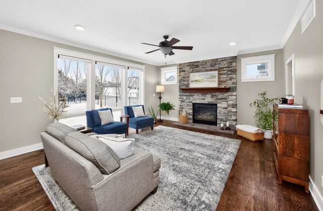 4812 160th Street, Urbandale, IA 50323