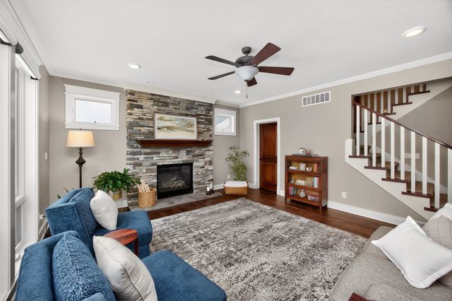 4812 160th Street, Urbandale, IA 50323