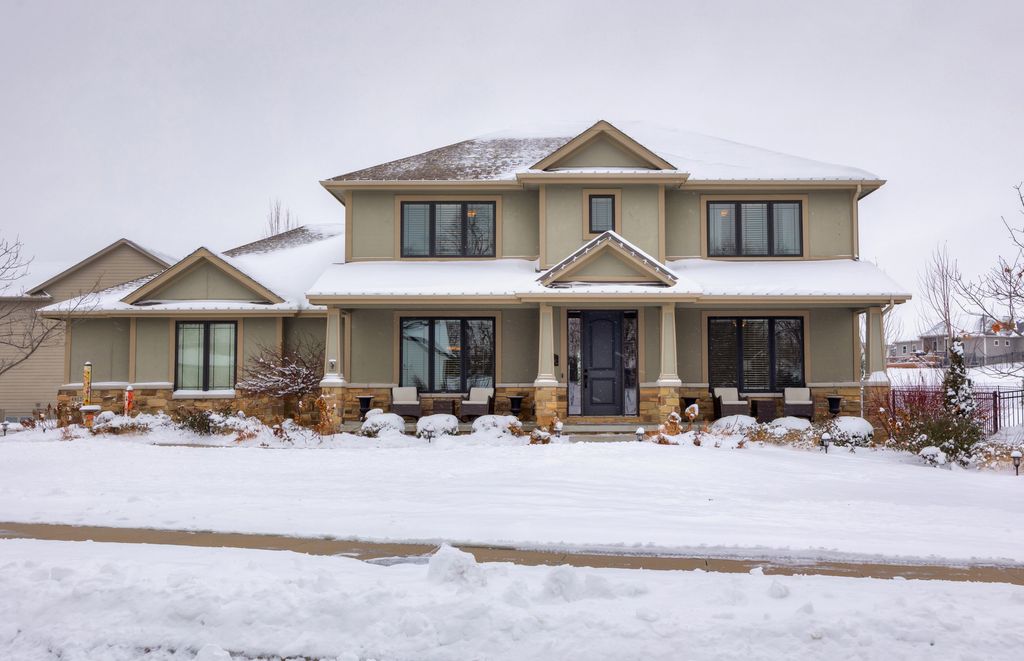 4812 160th Street, Urbandale, IA 50323