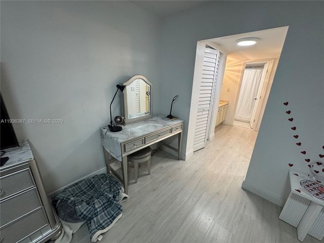 900 Colony Point Cir 218, Pembroke Pines, FL 33026