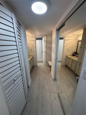 900 Colony Point Cir 218, Pembroke Pines, FL 33026