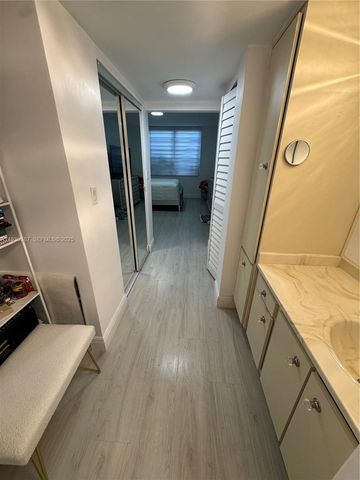 900 Colony Point Cir 218, Pembroke Pines, FL 33026