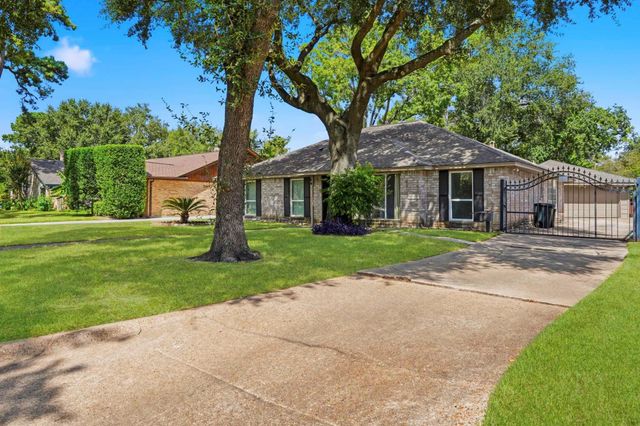 11810 Rowood Drive, Houston, TX 77070