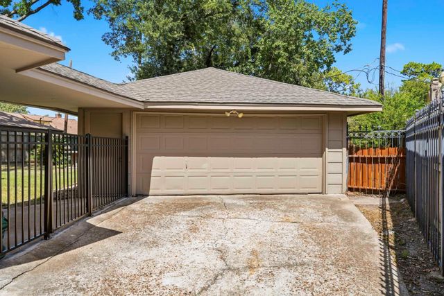 11810 Rowood Drive, Houston, TX 77070