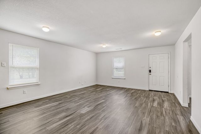 1123 Division Street, Greenville, TX 75401