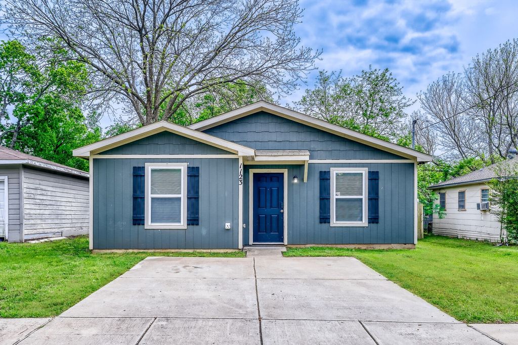1123 Division Street, Greenville, TX 75401