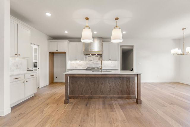 141 DONALD NEIL CT, Columbia, MO 65203