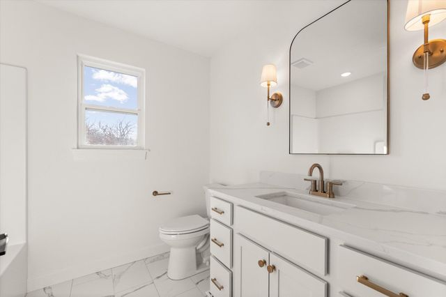 141 DONALD NEIL CT, Columbia, MO 65203