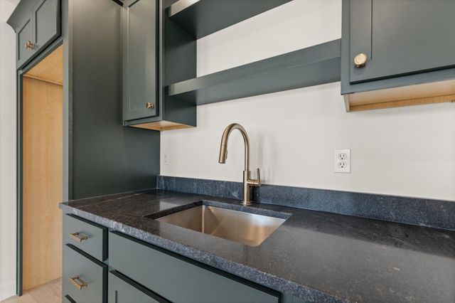 141 DONALD NEIL CT, Columbia, MO 65203