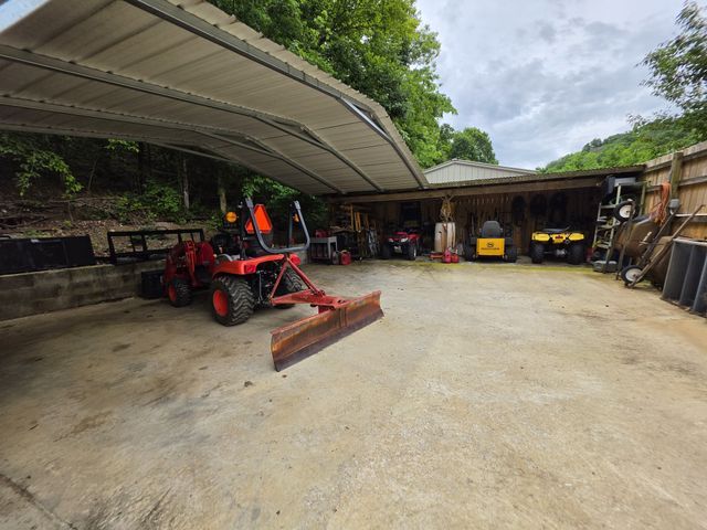448 Osage Ln, Bradyville, TN 37026