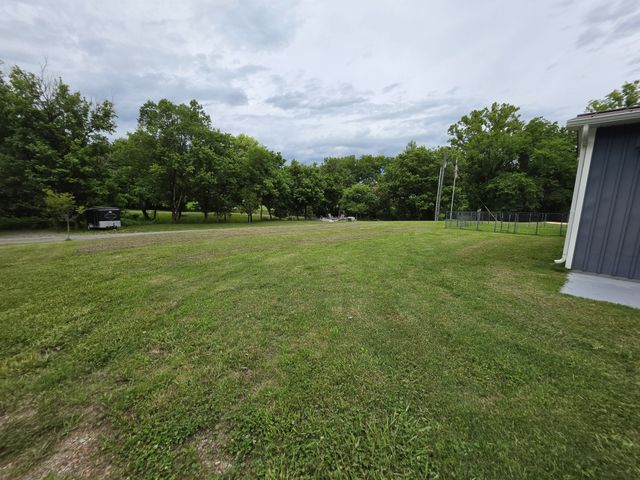 448 Osage Ln, Bradyville, TN 37026
