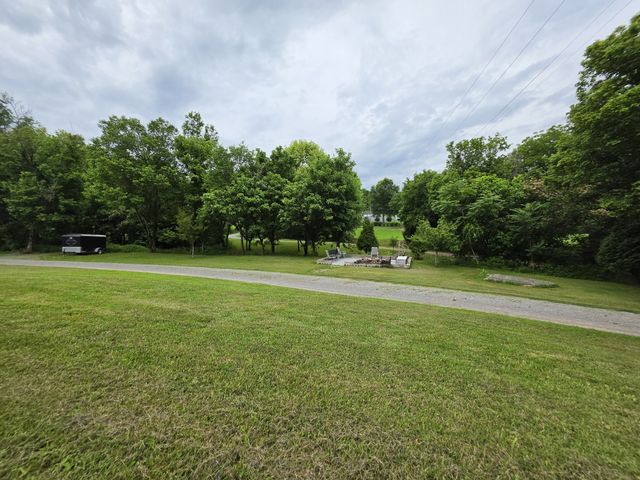 448 Osage Ln, Bradyville, TN 37026