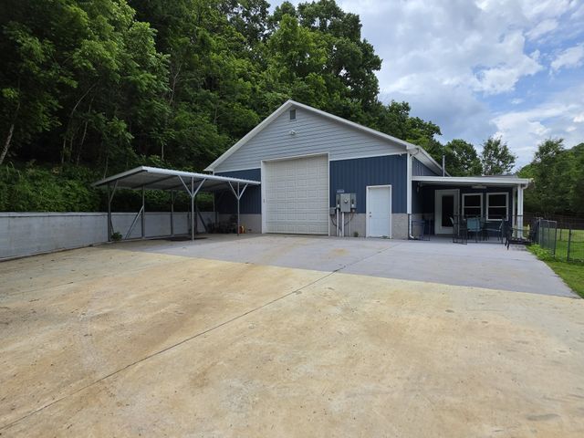 448 Osage Ln, Bradyville, TN 37026