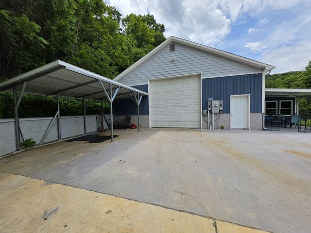 448 Osage Ln, Bradyville, TN 37026