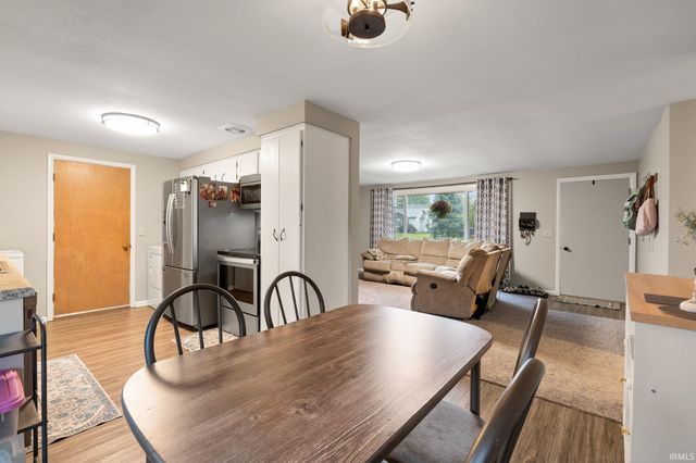 241 Tweedwood Drive, New Haven, IN 46774