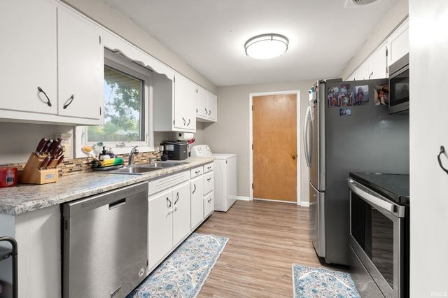 241 Tweedwood Drive, New Haven, IN 46774