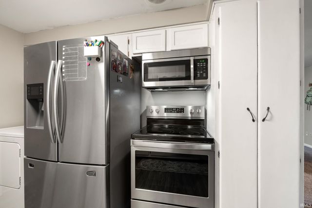 241 Tweedwood Drive, New Haven, IN 46774