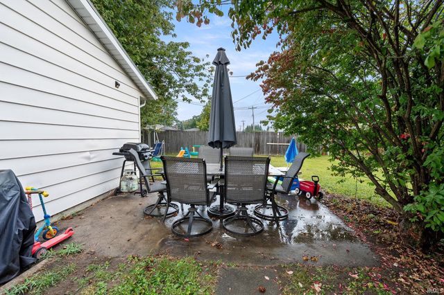 241 Tweedwood Drive, New Haven, IN 46774