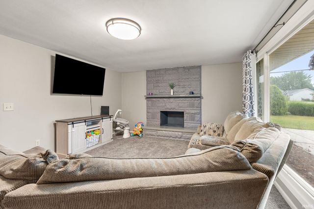 241 Tweedwood Drive, New Haven, IN 46774