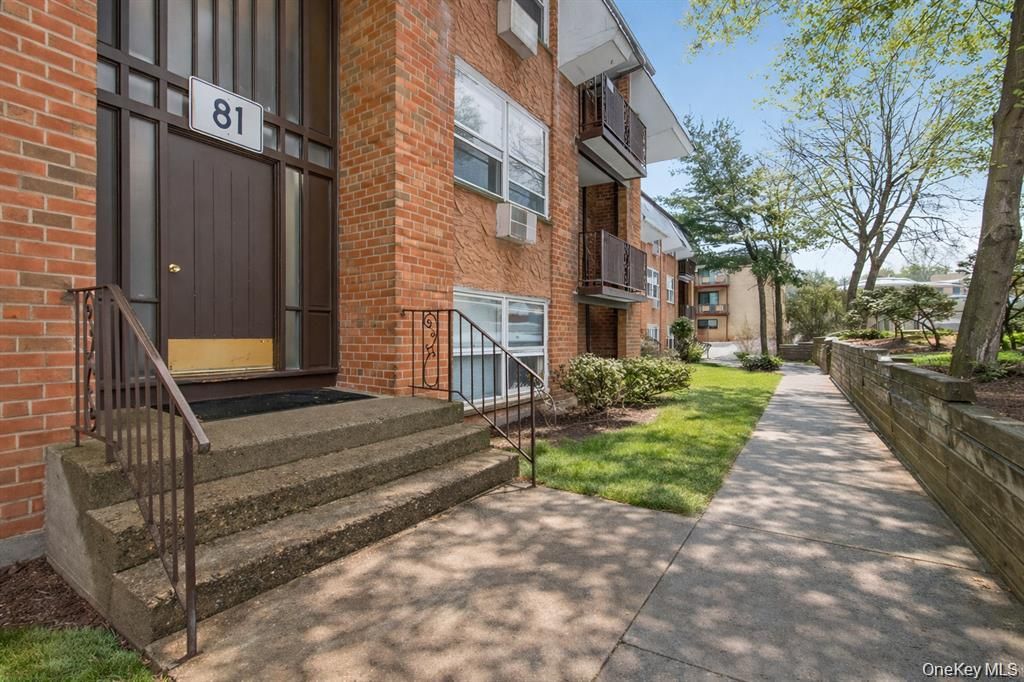 81 Kearsing Parkway A, Monsey, NY 10952