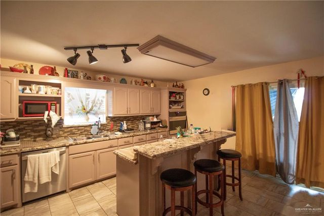 1007 E Solar Drive, Mission, TX 78574