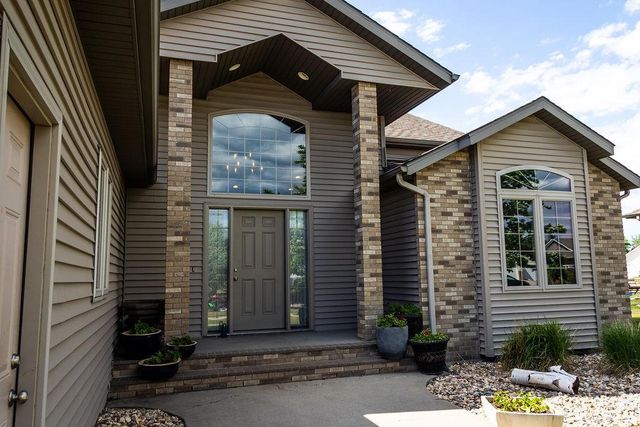 506 12th Street NE, Dilworth, MN 56529