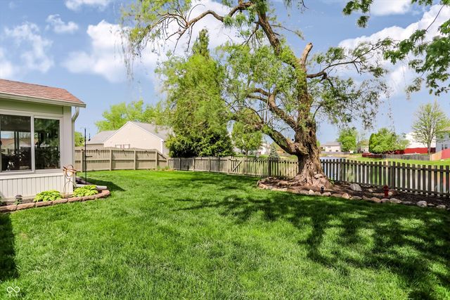9658 Fireside Lane, Fishers, IN 46038