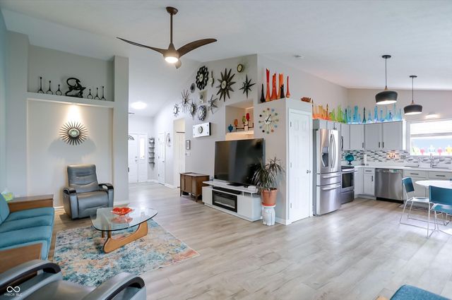 9658 Fireside Lane, Fishers, IN 46038