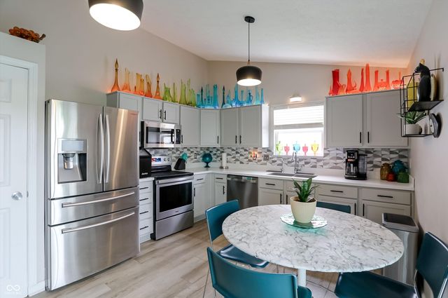 9658 Fireside Lane, Fishers, IN 46038