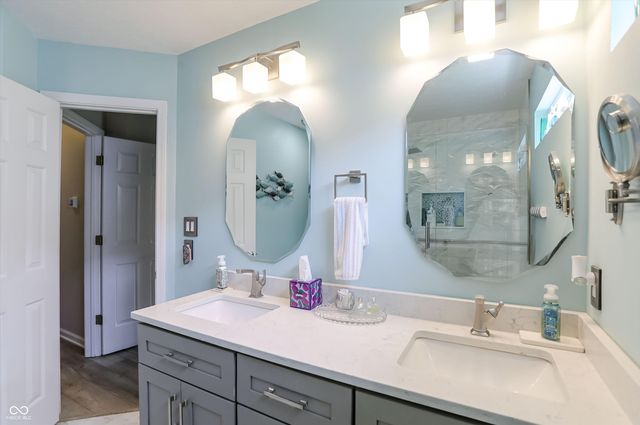 9658 Fireside Lane, Fishers, IN 46038
