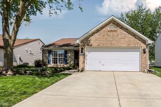 9658 Fireside Lane, Fishers, IN 46038