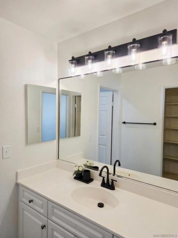 11850 Caminito Ronaldo 233, San Diego, CA 92128