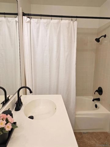 11850 Caminito Ronaldo 233, San Diego, CA 92128