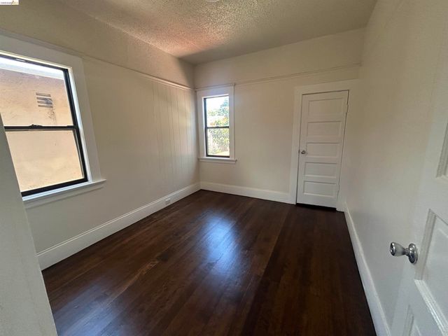2606 E 20Th St, Oakland, CA 94601