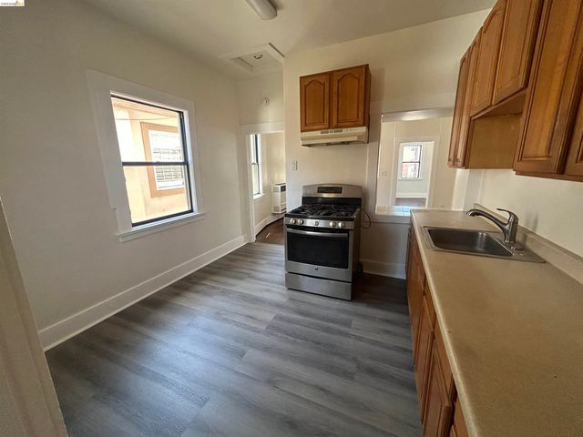 2606 E 20Th St, Oakland, CA 94601