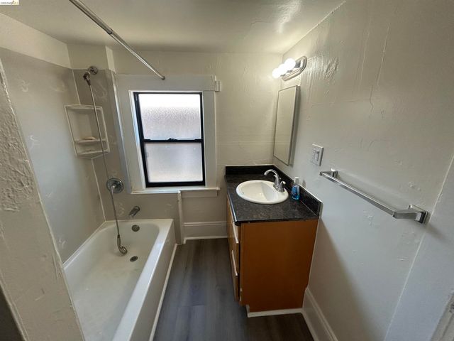 2606 E 20Th St, Oakland, CA 94601