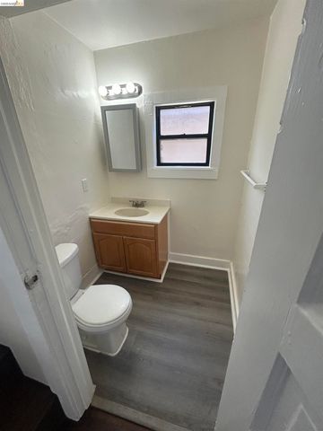 2606 E 20Th St, Oakland, CA 94601