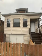 2606 E 20Th St, Oakland, CA 94601