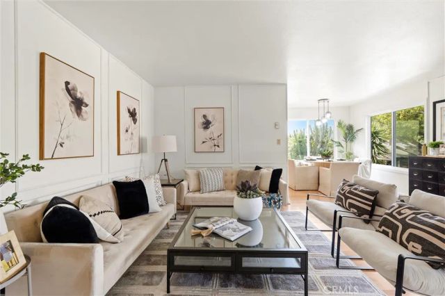 372 Carroll East 201, Long Beach, CA 90814