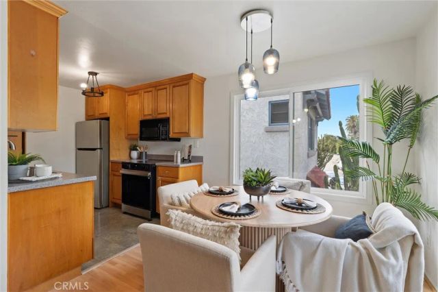 372 Carroll East 201, Long Beach, CA 90814
