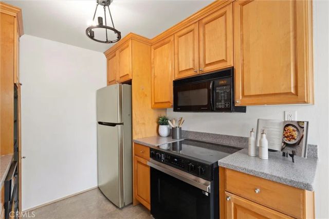 372 Carroll East 201, Long Beach, CA 90814