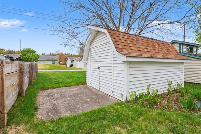 5495 Oakridge Drive, Beaverton, MI 48612