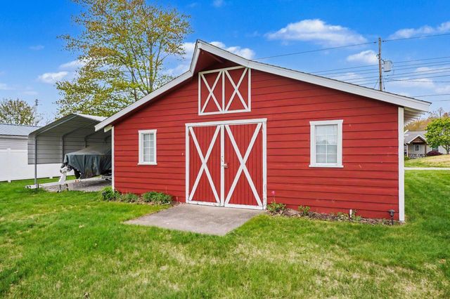5495 Oakridge Drive, Beaverton, MI 48612