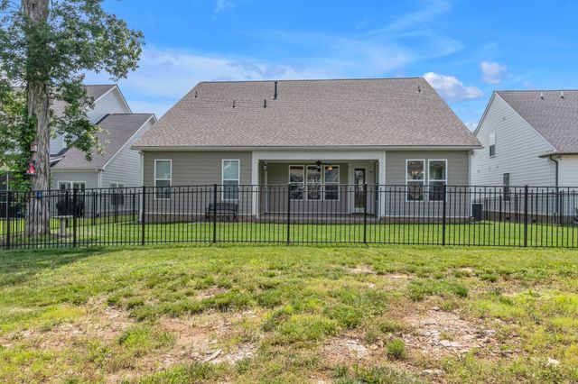 1421 Proprietors Pl, Murfreesboro, TN 37128